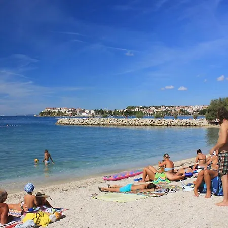 Family Friendly Seaside Podstrana, Split - 13725 Apartment