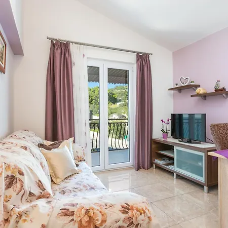 Family Friendly Seaside Podstrana, Split - 13725