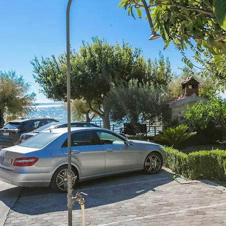 Apartment Family Friendly Seaside Podstrana, Split - 13725 *