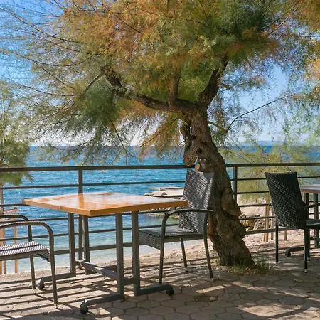Family Friendly Seaside Podstrana, Split - 13725 Podstrana