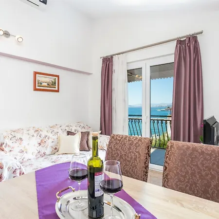 Family Friendly Seaside Podstrana, Split - 13725 Apartment *
