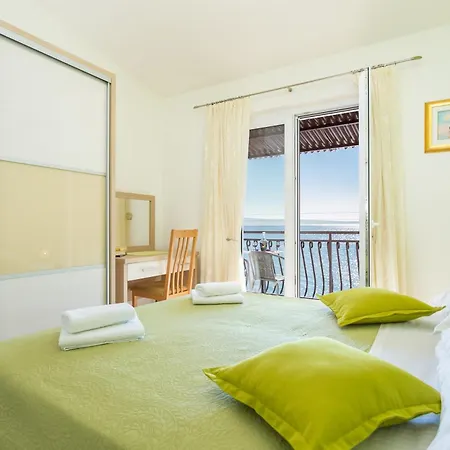 Apartment Family Friendly Seaside Podstrana, Split - 13725